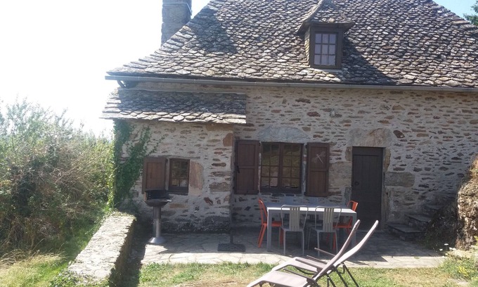Cassaniouze House | Gite 5 Personnes Avec Piscine " L'oustal de Clémence"