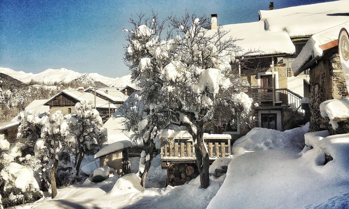 Notre-Dame-du-Pre Ski Chalet | Gite 6 persons 75m2, Near Plagne Montalbert