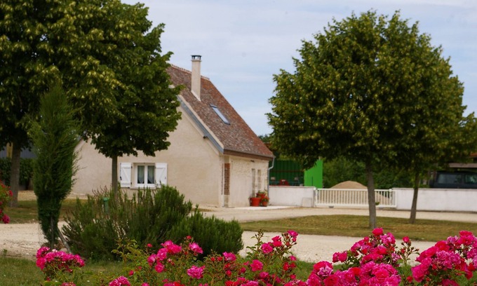 Dammarie-en-Puisaye Cottage | GITE A LA FERME DE LA GRANDE GENTILLERE with swimming pool not suitable for PRMs