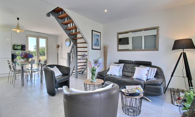 Ferel Cottage | Gîte "ARC EN CIEL" GREEN by the sea and in the countryside 10 minutes from the beaches