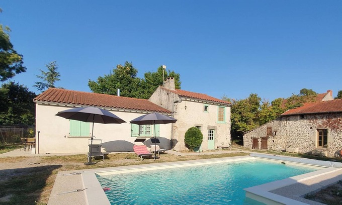 Charroux Cottage | Gite Charroux - Allier, 3 bedrooms, 6 persons