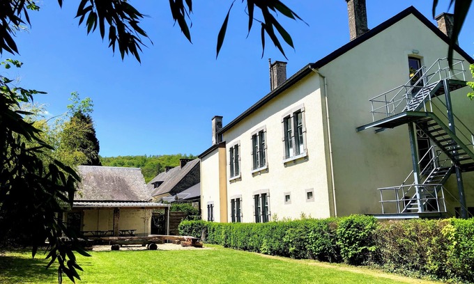 Alle House | Gite de Groupe de la Semois (35pp)