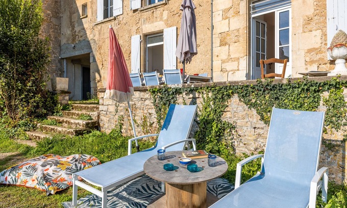 Champdeniers House | Gîte du Val d’Egray – Charming House with Garden in Champdeniers