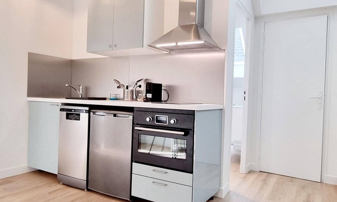 Fontenay-le-Fleury Cottage | Gite Fontenay-le-Fleury, 1 bedroom, 3 persons