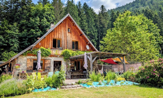 Saint-Pierre-d'Entremont Cottage | Gîte in a typical mountain chalet in the heart of the Chartreuse region