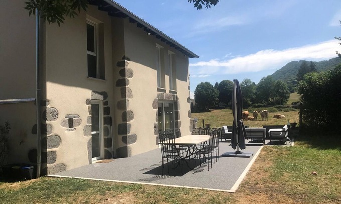 Jussac Cottage | Gite Jussac, 3 bedrooms, 8 persons