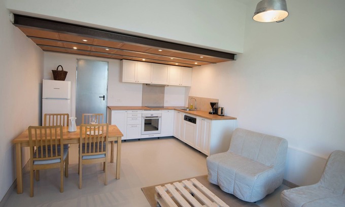 Ansouis Apartment | Gîte L'Abiho, in the heart of one of France's most beautiful villages, facing the Luberon.