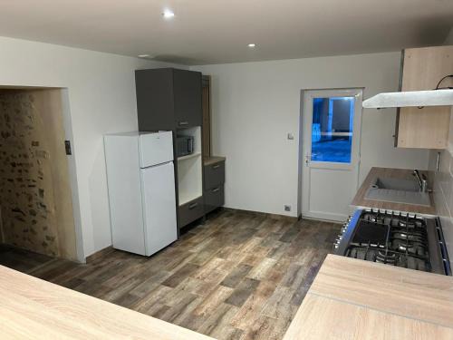 Saint-Martin-des-Fontaines House | Gite les garnes