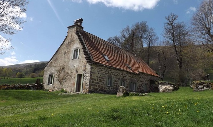 Lavigerie Cottage | Gite Lavigerie, 3 bedrooms, 8 persons