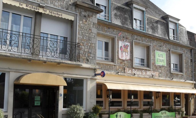 Domfront en Poiraie Bed & Breakfast | Gite Le Relais Saint Michel