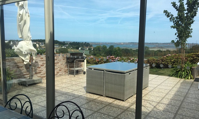 Ploubazlanec Apartment | GITE LES AQUARELLES 2 VERTE - sea view heated indoor pool all year round