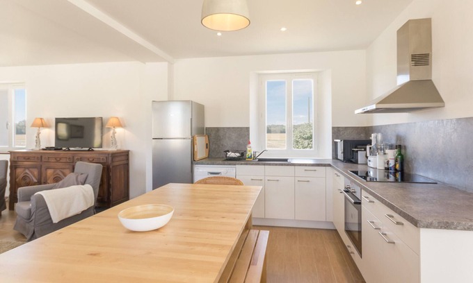 Prunay-en-Yvelines Cottage | Gite Prunay-en-Yvelines, 4 bedrooms, 9 persons