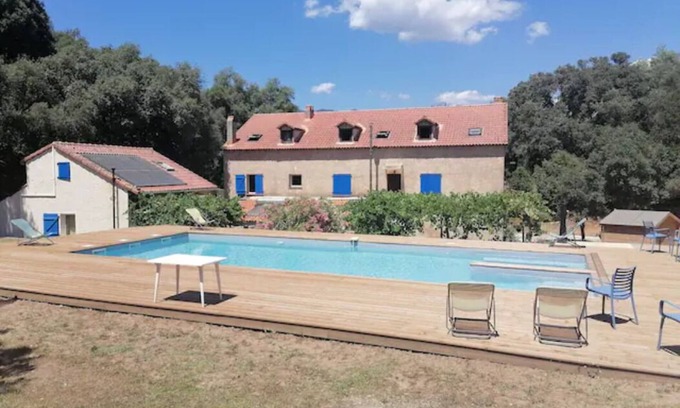 Carbuccia Cottage | Gite Prunelli au Calme Avec Piscine