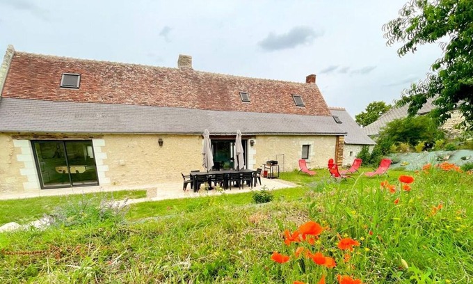 Rivarennes Cottage | Gite Rivarennes, 4 bedrooms, 8 persons