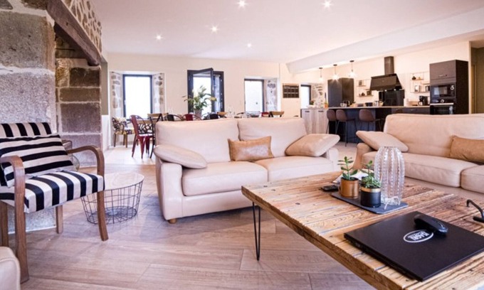 Saint-Hippolyte Cottage | Gite Saint-Hippolyte, 5 bedrooms, 14 persons