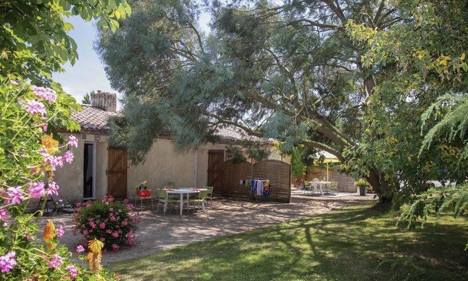 Olonne-sur-Mer Cottage | Gite with heated swimming pool in Les Sables d'Olo