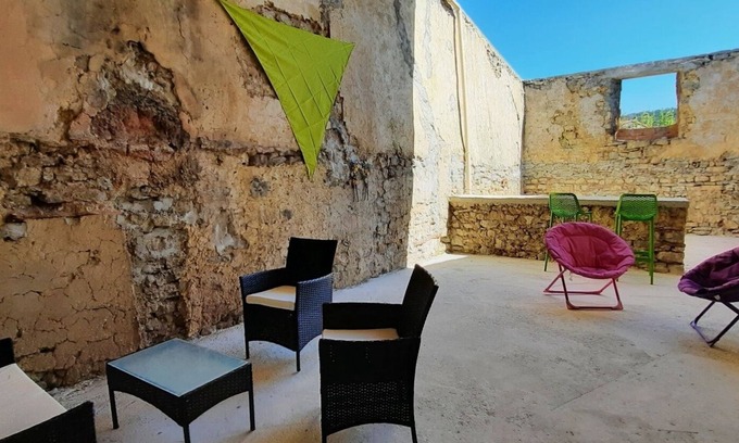 Mouthoumet House | Gîte with terrace, BBQ, WIFI and jacuzzi for 2 people near the Cathar castles