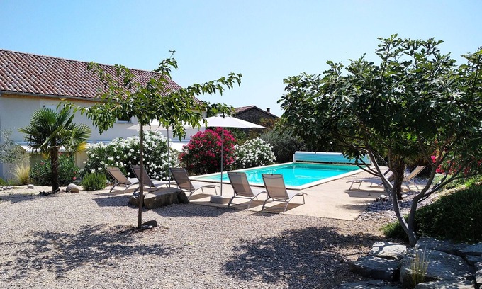 Les Vans House | GiVans, gites of 60m², heated pool, panoramic view