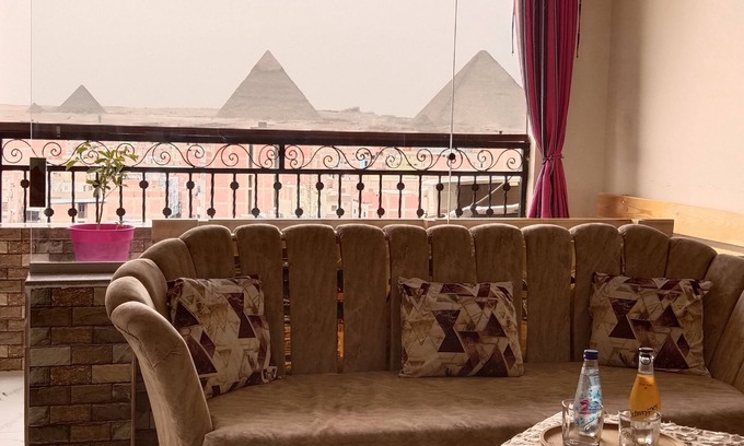 Giza Apartment | Giza Pyramids View apartment with full view to the Giza Plateau