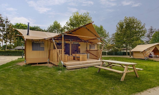 Uden House | Glamping 6-person safari tent
