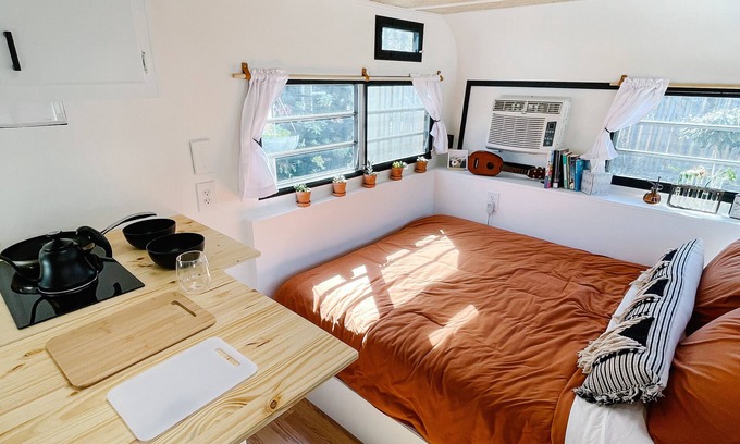 Murraysville House | Glamping near the Beach - Book the Holiday Homestead Today!