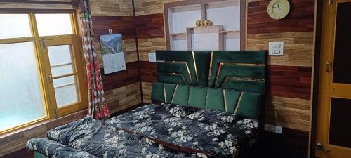 Srinagar House | Global Albaik Holidays