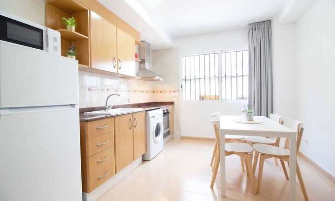 Sagunto Apartment | Global Properties: Cozy apartment in Puerto de Sagunto