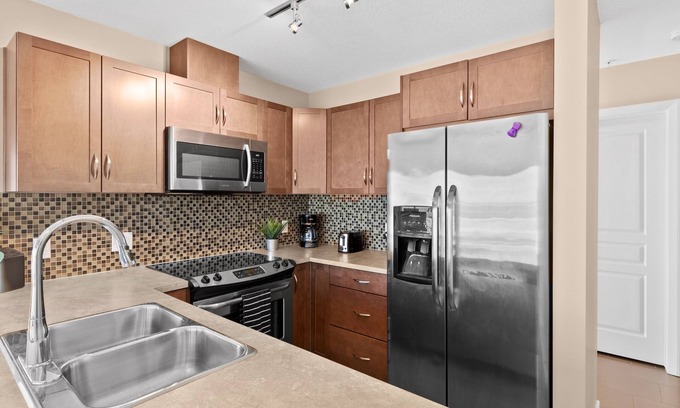 Victoria Park Apartment | GLOBALSTAY.Unique 2Br 2BA Stampede, BMO view. Free Parking