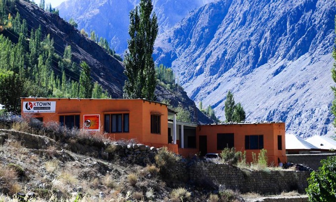 Azad Kashmir Bed & Breakfast | GOHO Rooms Lake View Hotel