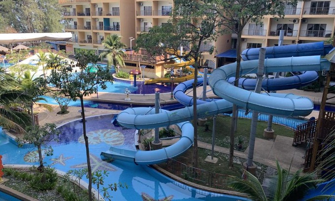 Banting Resort | Gold Coast Morib by Tim