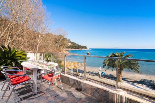 Chrisi Ammoudia Apartment | Golden Breeze