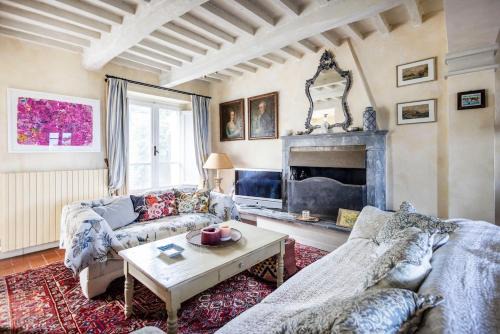 Pietrasanta Villa | GOLDEN LUXE - Rifugio con vista mare e piscina in Toscana