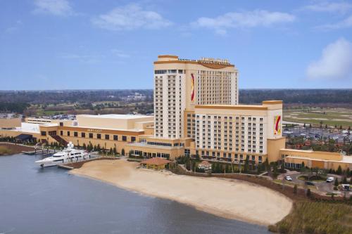 Lake Charles Resort | Golden Nugget Lake Charles