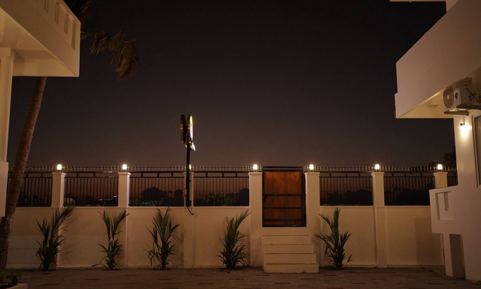 Kuzhuppilly Hotel | Golden Sands Cherai