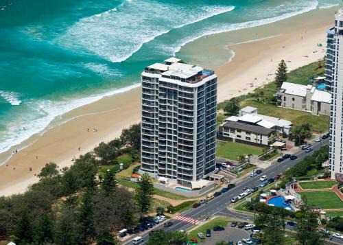 Main Beach Apartment | Golden Sands on the Beach - Absolute Beachfront Apartments
