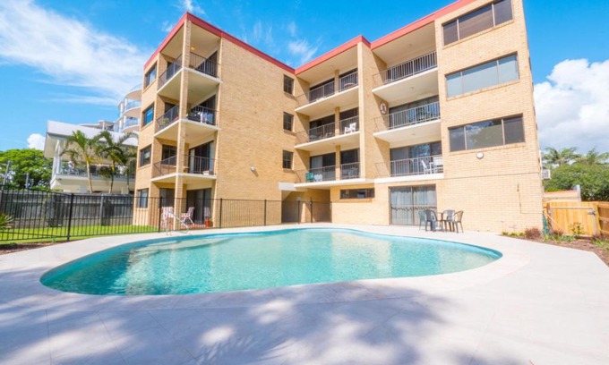 Golden Beach Apartment | Golden Shores Unit 1 21 Landsborough Parade