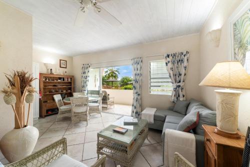 Sunset Crest Apartment | Golden View No 122
