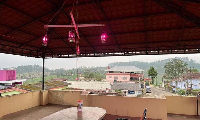 Valparai House | Golden Villa