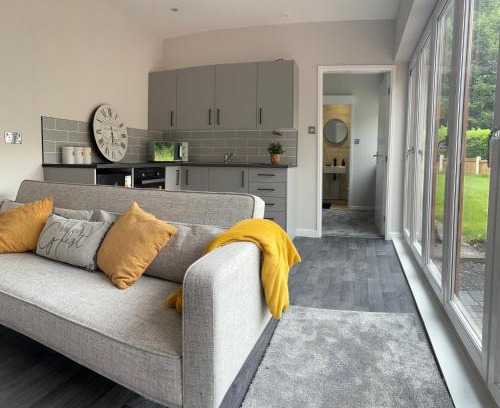 Adlington Apartment | Goldie's Retreat
