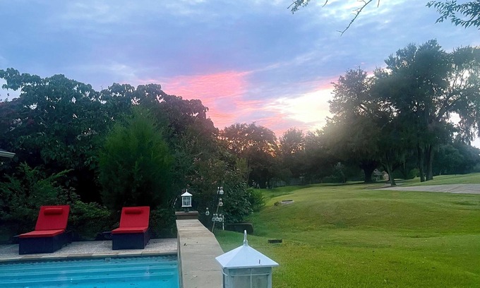 April Sound House | Golfers’ Paradise! 3BR Villa/Pool/Golf View/Gated/Lake Conroe,Tennis, Gym Access