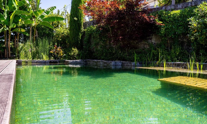 Guimaraes House | Gondomar Guimarães - Moradia V3 com piscina natural by House and People