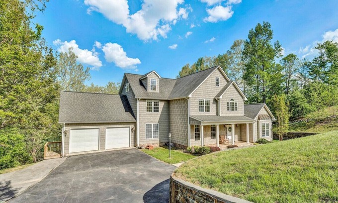 Goodview House | Gone Fishing Sleeps 8 - Home has 5000 sq ft. and 4 floors of fun including a movie room and game room