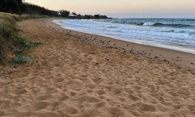 Innes Park House | Good vibes in a 80's themed seaside oasis