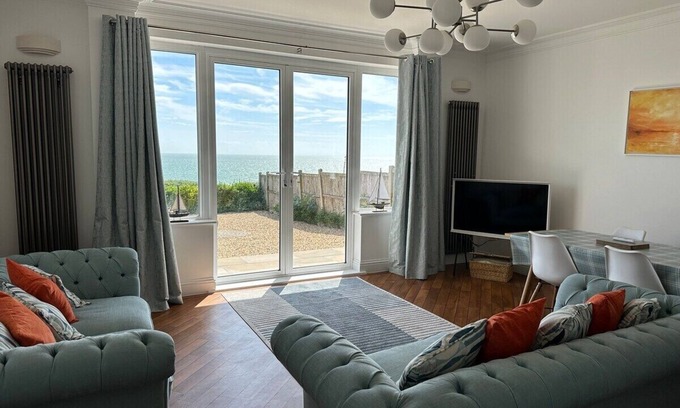 Broadstairs Apartment | Goodwin’s View is a beautifully presented seaside apartment in Broadstairs, hosted by Seastay