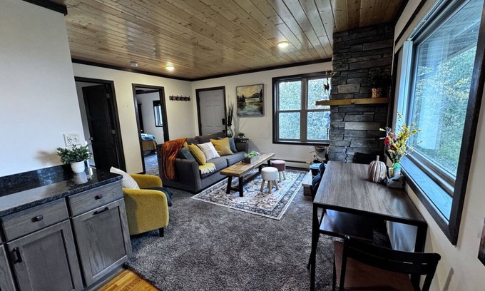 Two Harbors Apartment | Gooseberry Trailside Suites | Lester River Suite