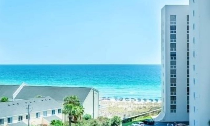 Destin Condo | 🏝️ Gorg VIEWS ⛱️ Beach setup FREE 1st of JUNE SALE