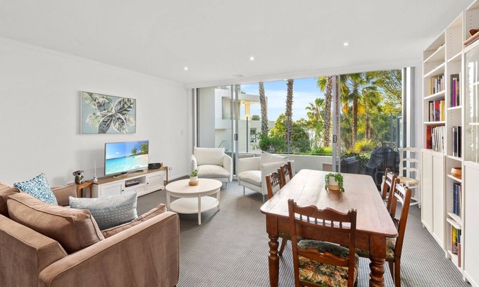 Chiswick Apartment | Gorgeous 2-Bed Unit near Riverside Parks