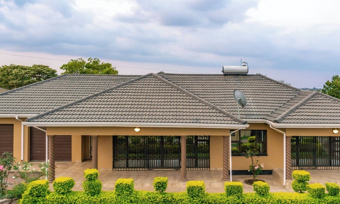 Harare East House | Gorgeous 4-bedroom house with WiFi in Harare