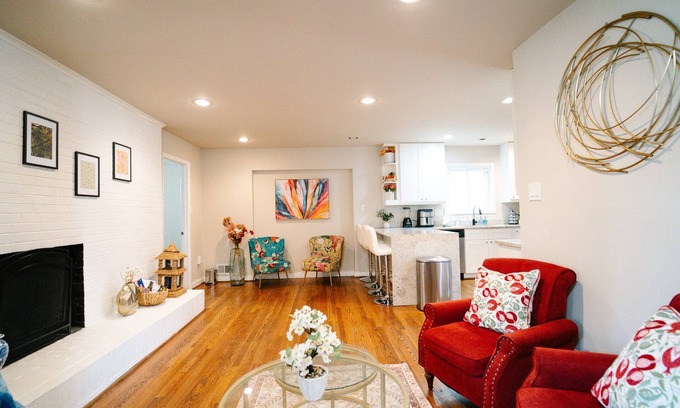 Oxon Hill House | Gorgeous 7BR/3BA Family Home in Maryland!