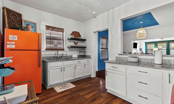 Denver Heights Cottage | Gorgeous Artistic Fully Fenced Home Near Downtown